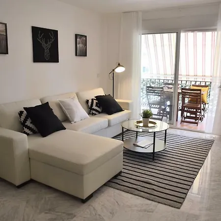 Apartment Homely Don Cristian Con Parking Privado