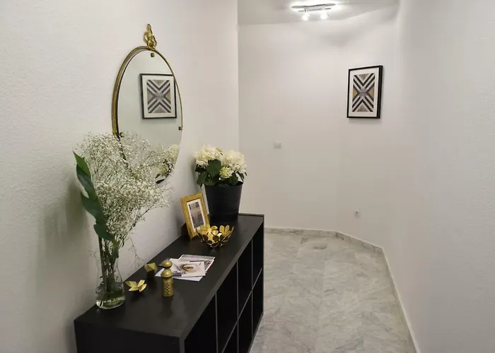 Homely Don Cristian Con Parking Privado דירה