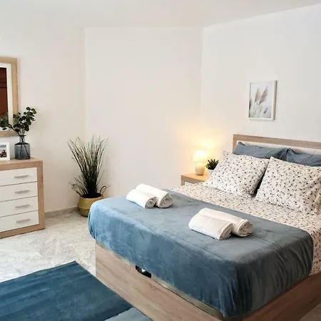 Апартаменты Homely Don Cristian Con Parking Privado *